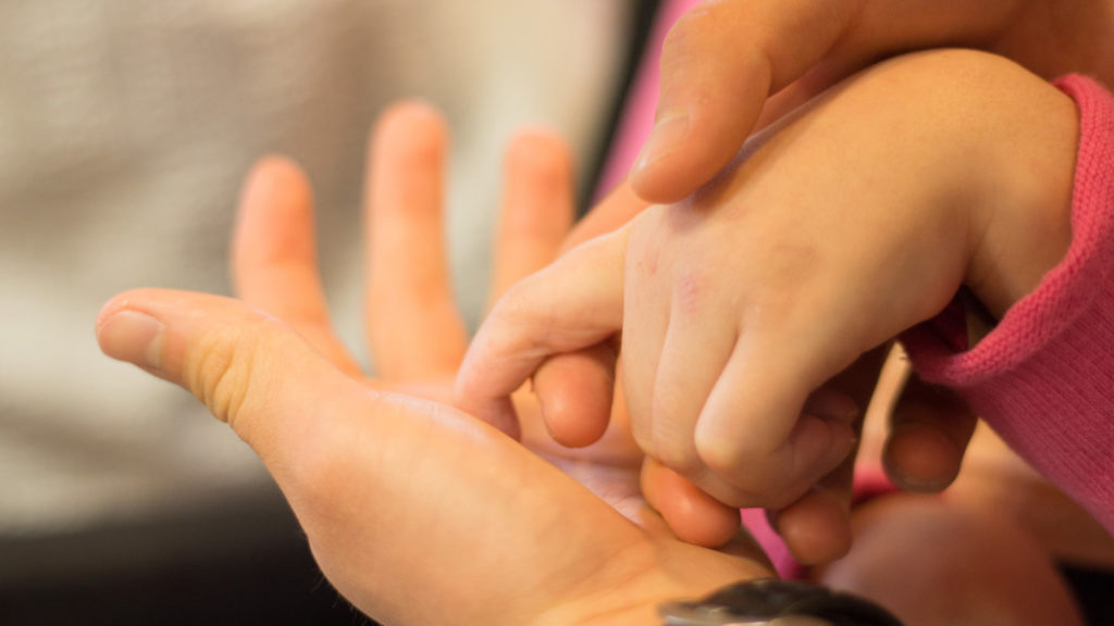 NPO法人こつこつ 指談の様子